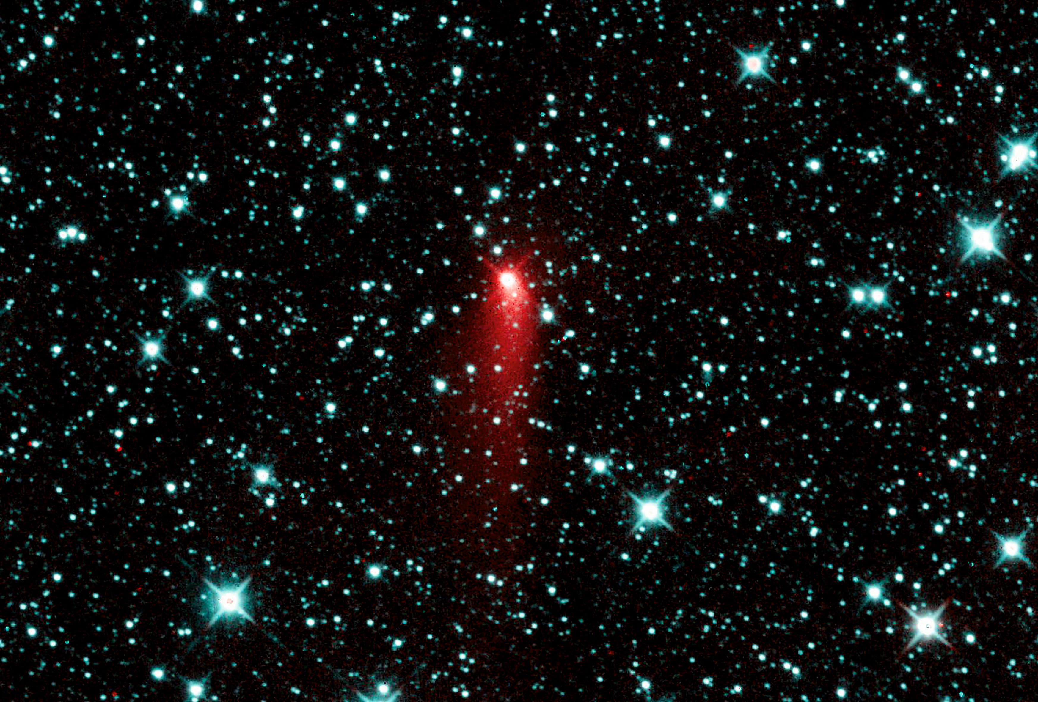 Teleskopa NEOWISE fiksētā komētas ‘C/2013 UQ4’ (Catalina) aktivitāte 2014. gada 7. jūlijā.
