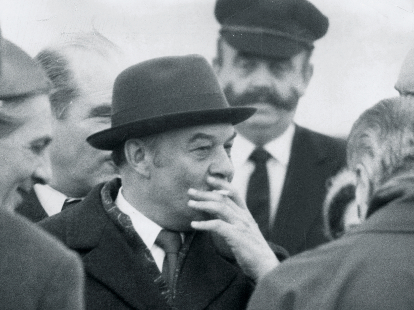 VDK vadītājs Aleksandrs Šeļepins esot atļāvis Stašinskim apprecēties ar austrumvācieti Ingi Polu.