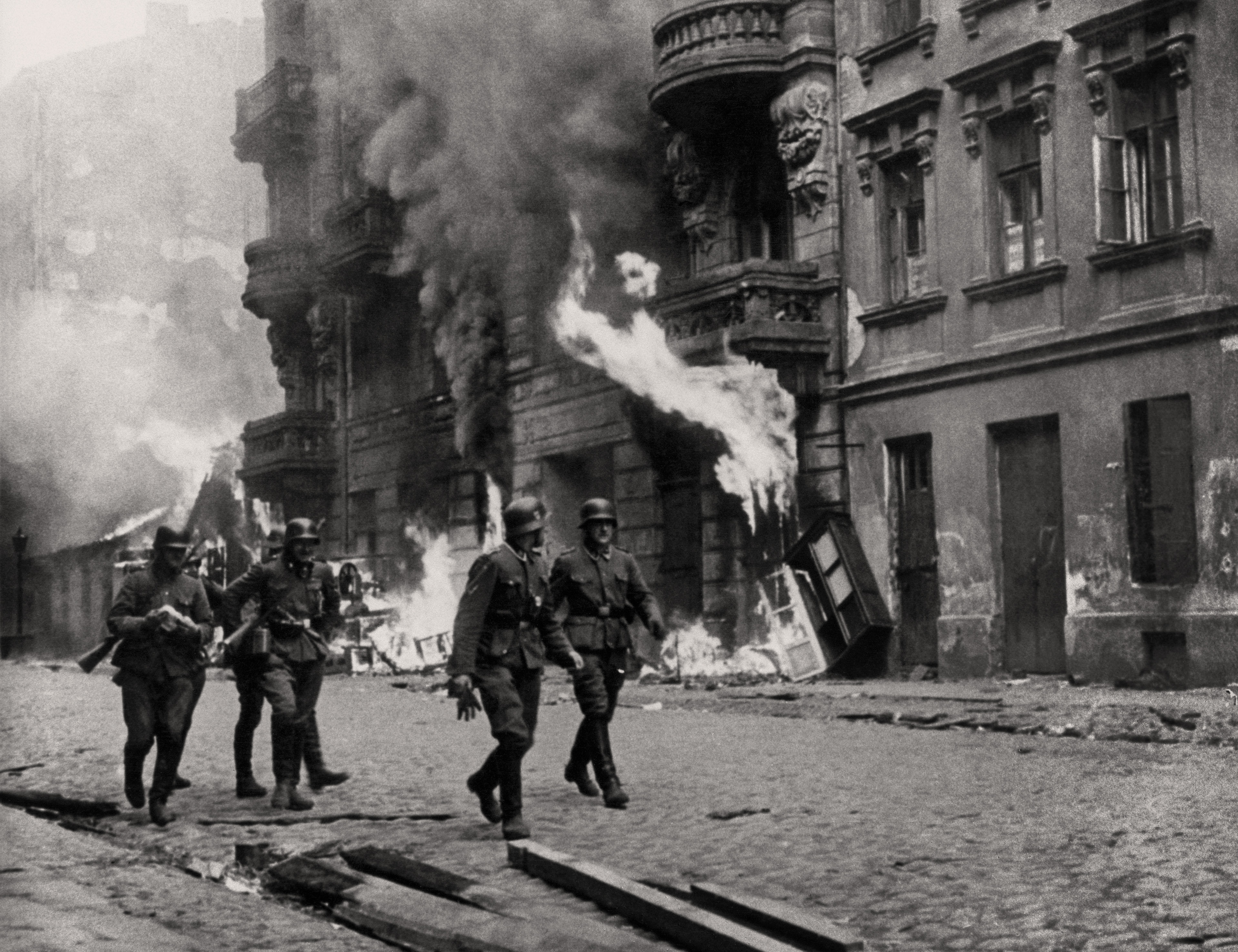 Varšavas geto iznīcināšana 1943. gada pavasarī.