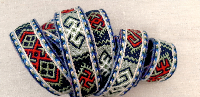 Meistares Ingas Geduševas Evitai Strāderei darinātā josta.