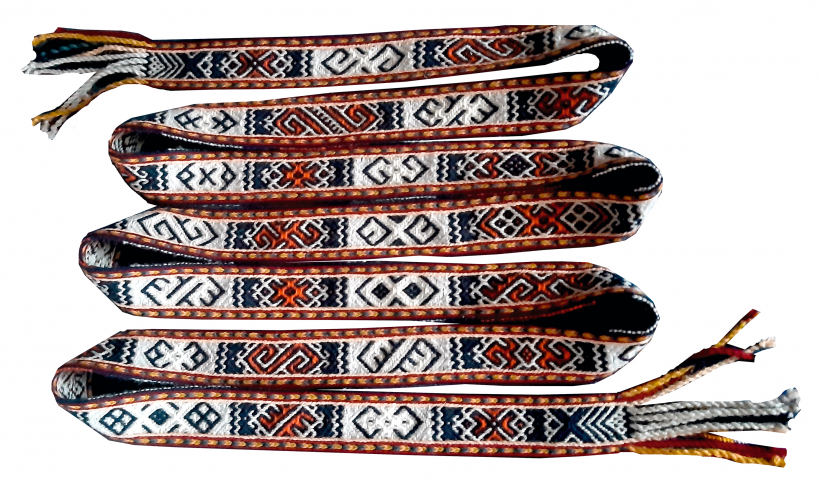 Meistares Ingas Geduševas darināta celu josta.