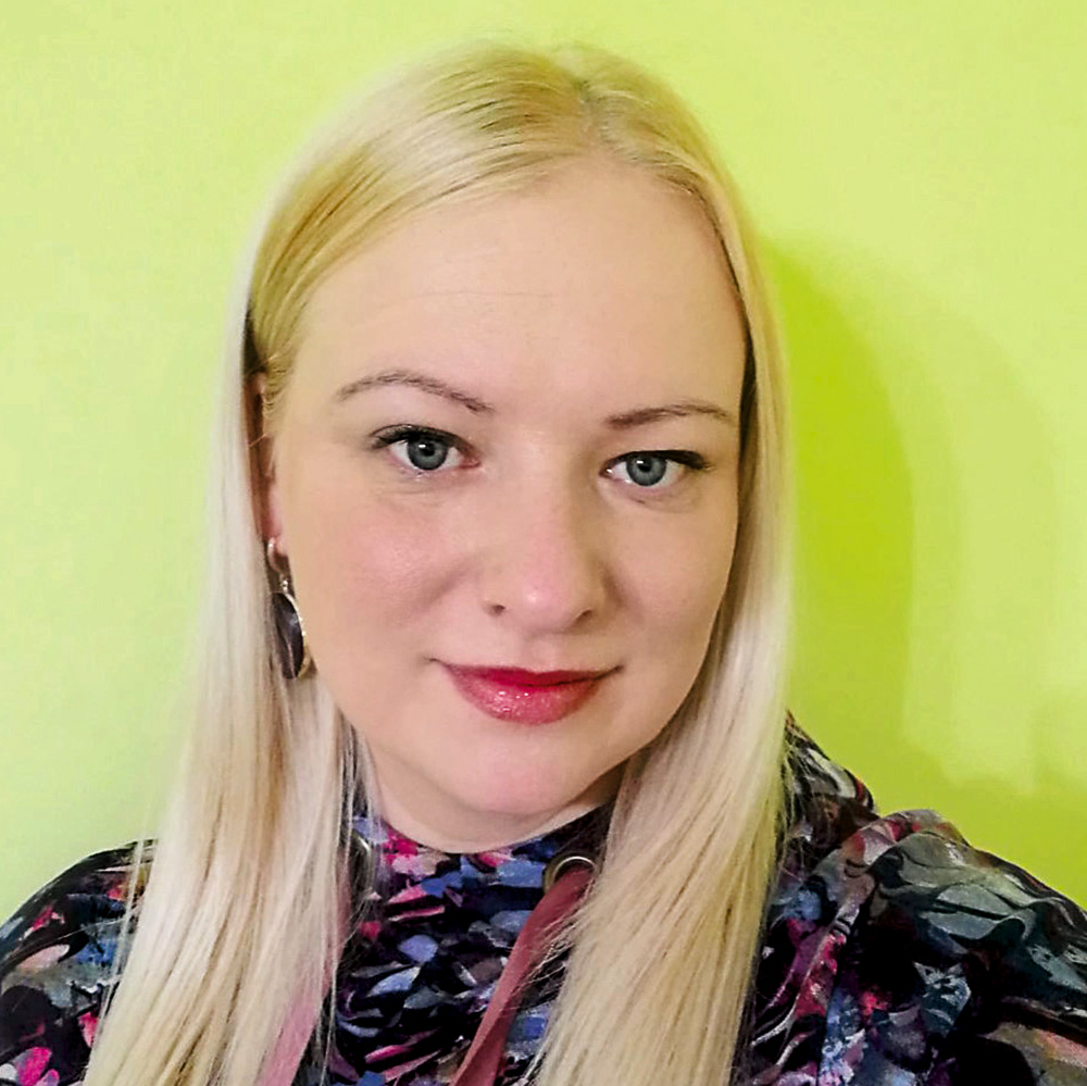 Gunta Dauģe, taroloģe, Taro skolotāja