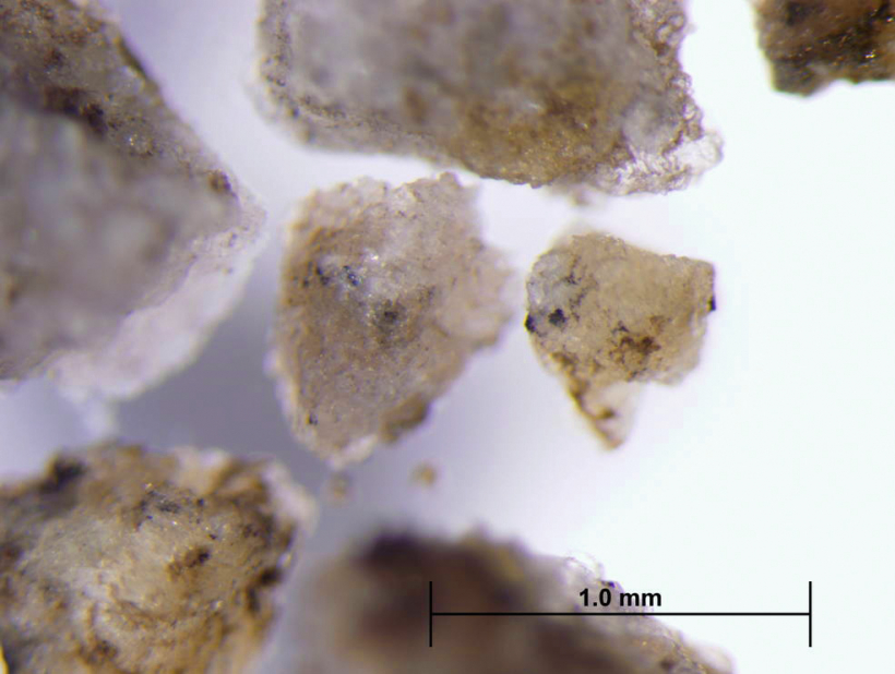 Mēness augsne jeb regolīts, ko uz Zemes nogādāja “Apollo” misijas.