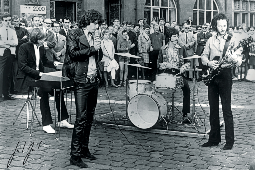 “The Doors” koncerta laikā Frankfurtē 1968. gadā.