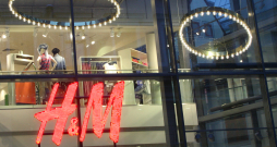 H&M veikals.