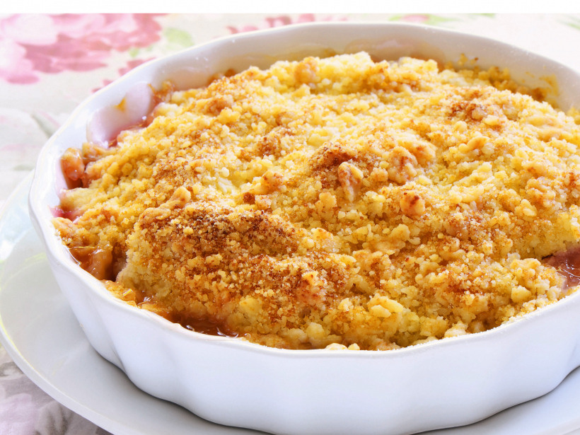 Rabarberu plātsmaize.