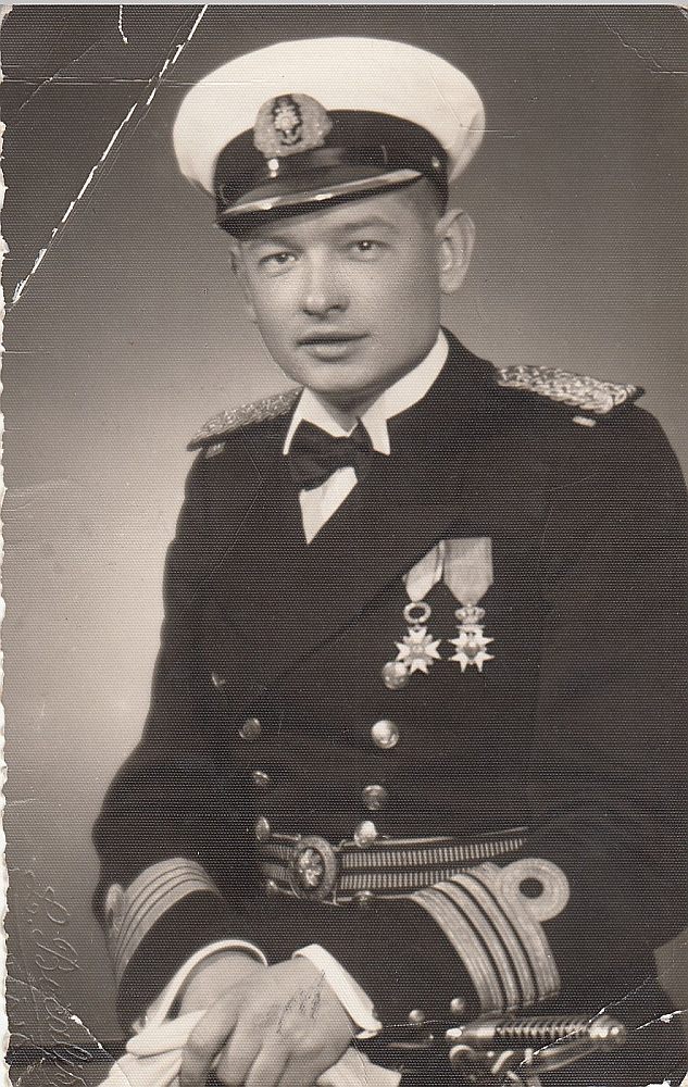 Hugo Legzdiņš 1940. gada pavasarī jau kā komandkapteinis un zemūdenes "Ronis" komandieris.