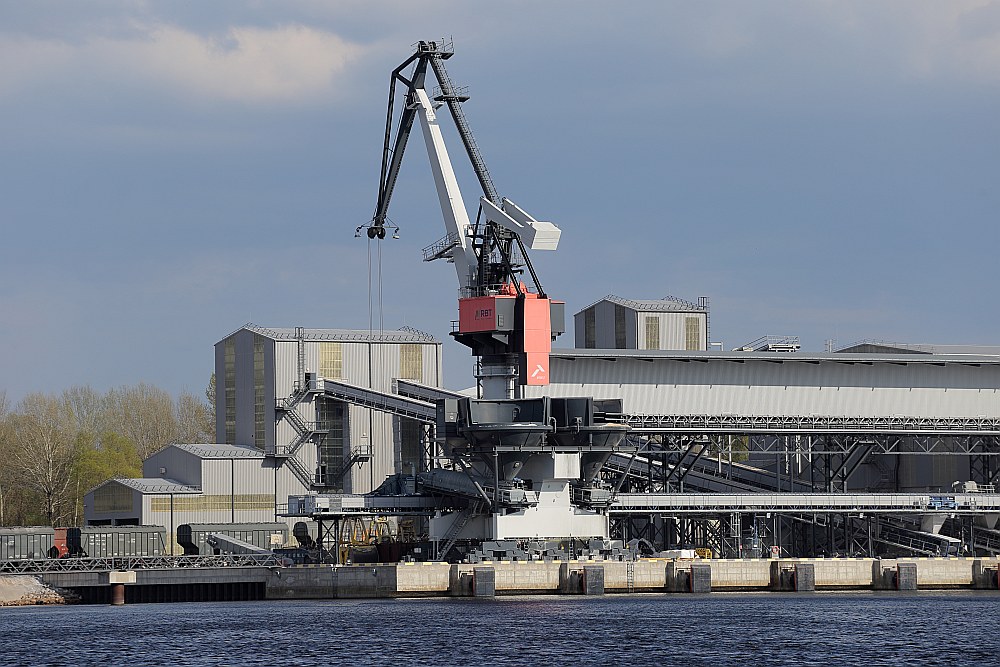 "Riga Bulk Terminal" ir īpaši beramkravām domāts terminālis, kurš darbību sāka 2014. gadā. Termināļa noliktavās vienlaicīgi var uzglabāt līdz 40 000 tonnām produktu.