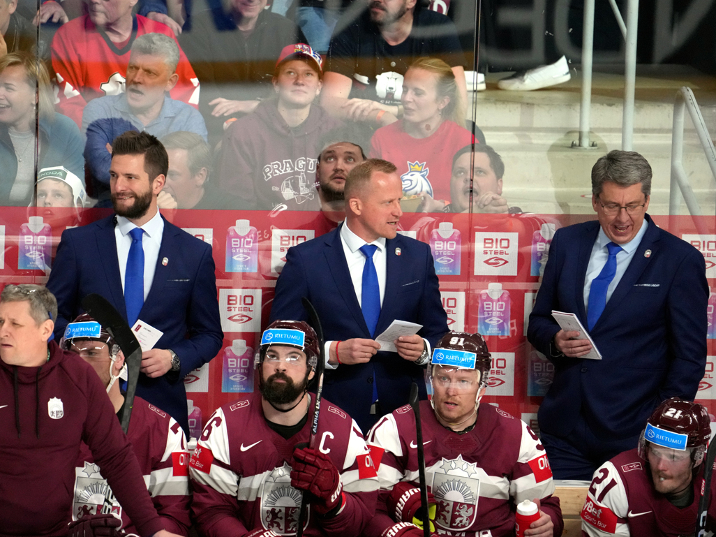 Pasaules hokeja čempionāta spēle starp Latvijas un Čehijas valstsvienībām ''Arēnā RĪga'. Treneri.'.