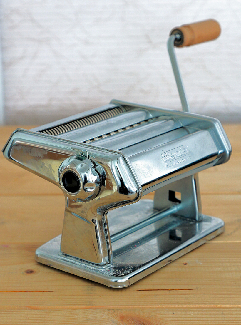 Ar šo rokas mašīniņu arī aizsākās Arno makaronu rūpals.