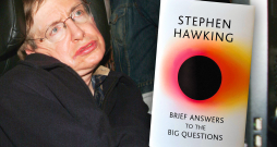 Britu teorētiskais fiziķis Stīvens Viljams Hokings.