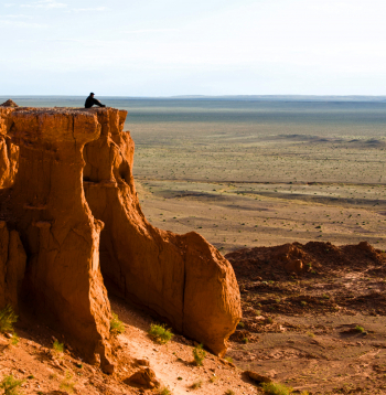 Bajanzagas smilšakmens veidojumi (liesmojošās klintis) ir arheologu iecienīta vieta Gobi tuksneša dienvidos, Mongolijā.