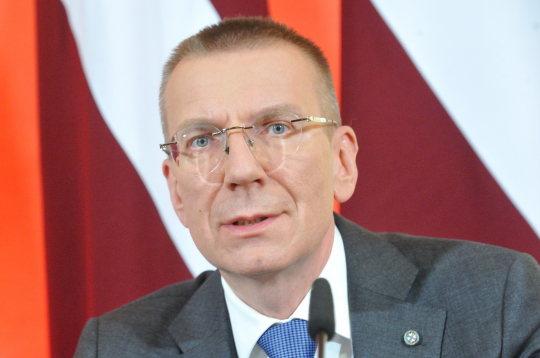 Edgars Rinkēvičs tiek ievēlēts par Latvijas Valsts prezidentu.