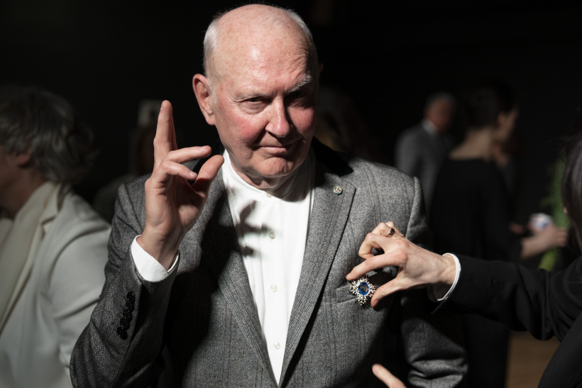 Pasniegtas Teātra dienas izcilības balvas. Juris Bartkevičs.