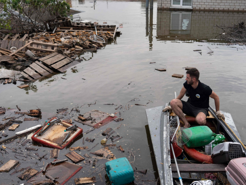 Dzīvnieku glābējs Hersonā.