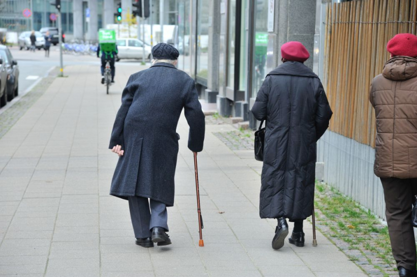 Pensionāri. Ilustratīvs attēls.