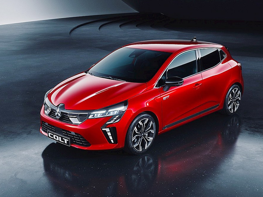 Atgriešanās Eiropā septītās paaudzes "Colt" notiek ar alianses partnera "Renault" atbalstu, gan izskatu, gan tehnisko pildījumu pārņemot no platformas dvīņa "Renault Clio".
