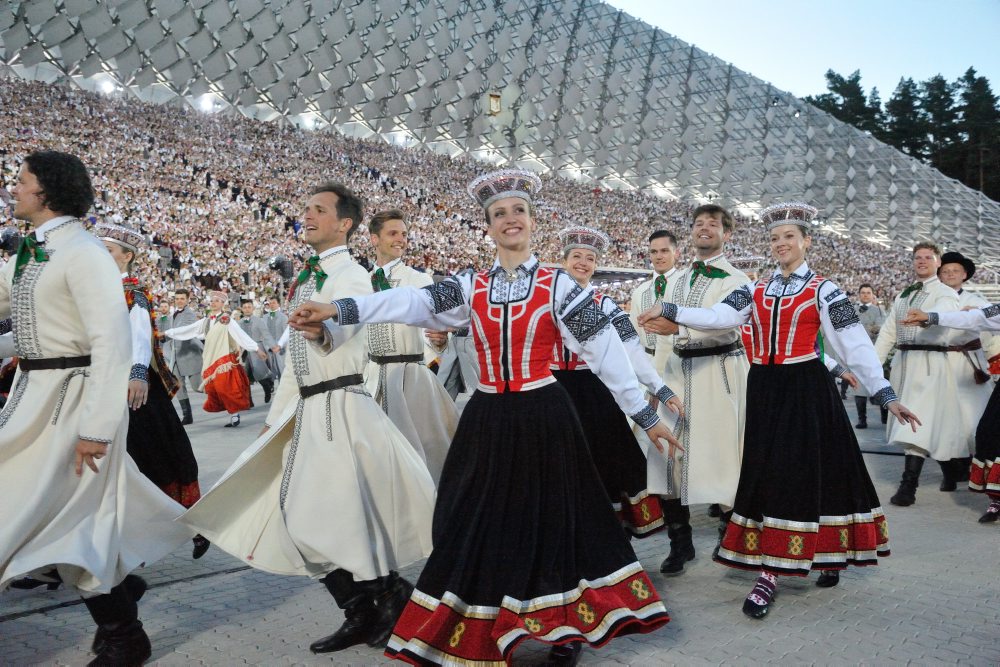 Dziesmu un deju svētku noslēguma koncerts "Kopā augšup". 