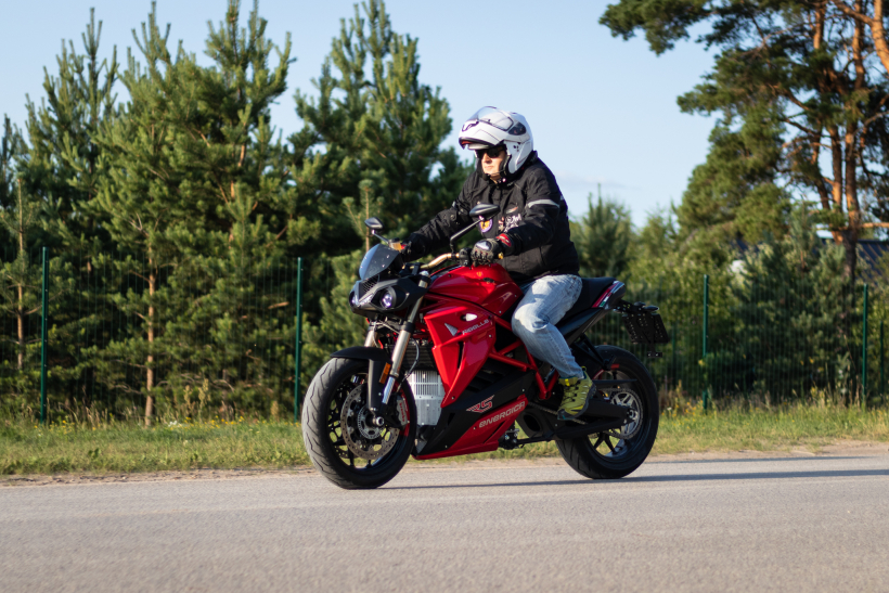 "Energica Eva Ribelle RS".