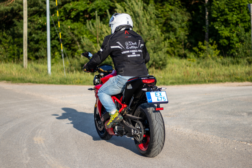 "Energica Eva Ribelle RS".