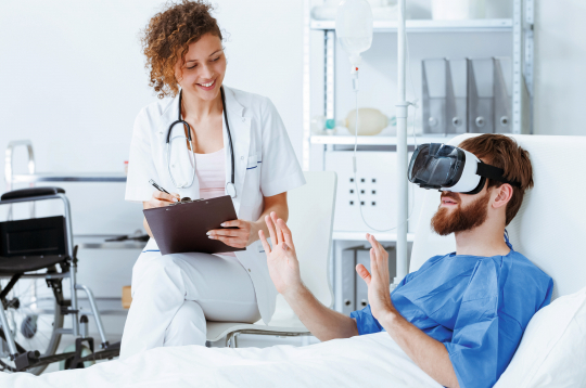 Virtuālajā realitātē, kas ietvēra skaņas un vizuālos efektus, pacienti paši varēja izvēlēties pļavu, mežu, kalnus vai ko tamlīdzīgu.