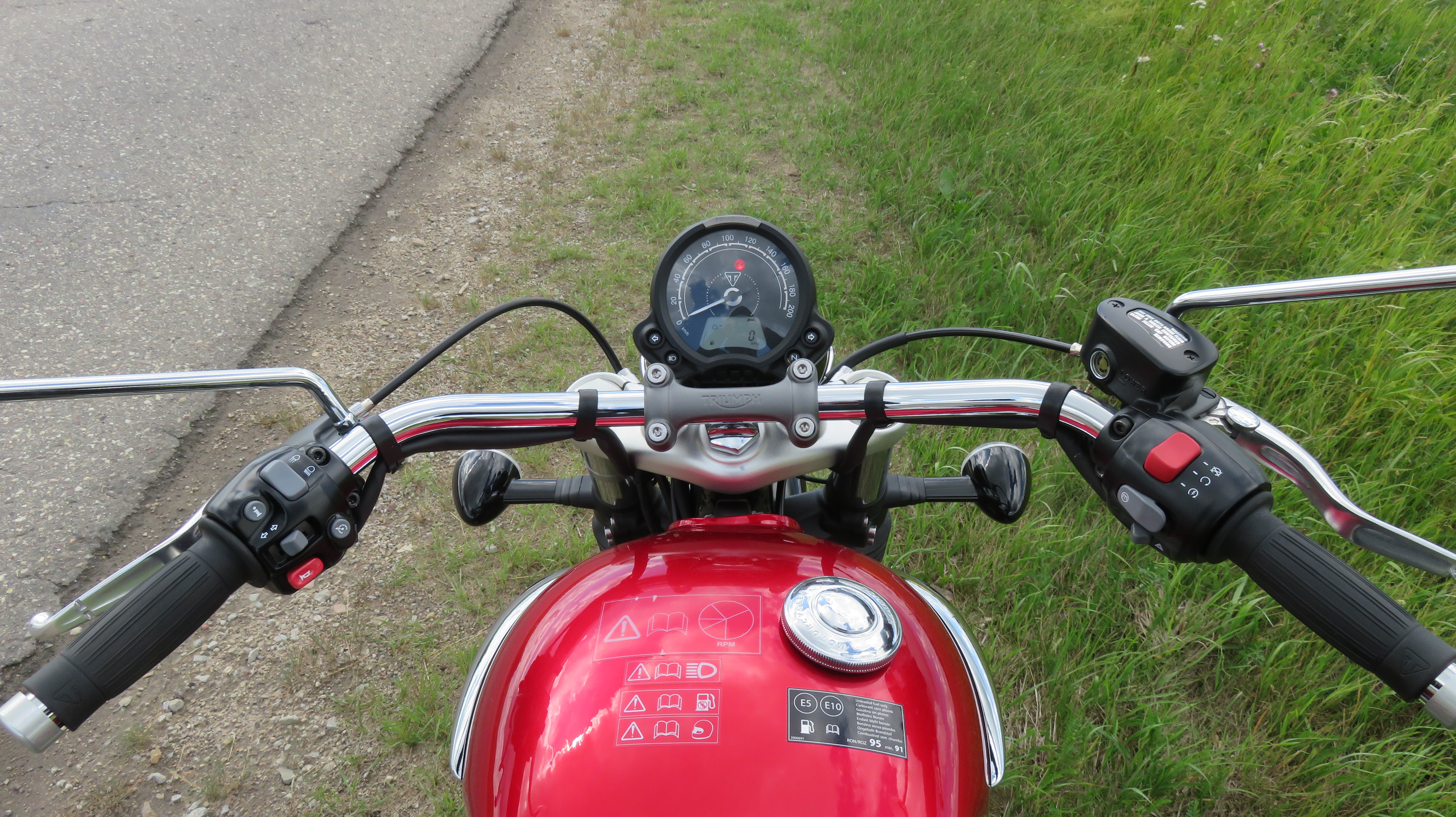 "Triumph Bonneville Speedmaster 1200".