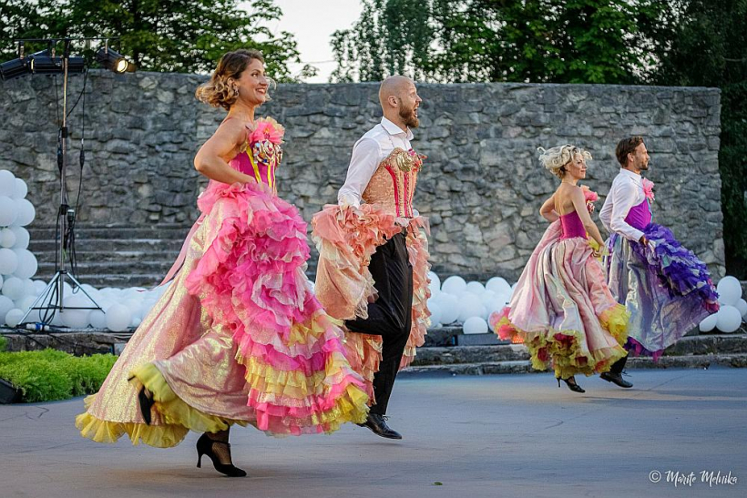 Skats no 2022. gada starptautiskā Operetes festivāla noslēguma koncerta.