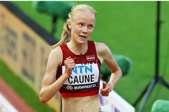 Agate Caune lielāko daļu 5000 metru distances noskrēja lepnā vientulībā un tikai pēdējos 150 metros viņu apsteidza trīs konkurentes.