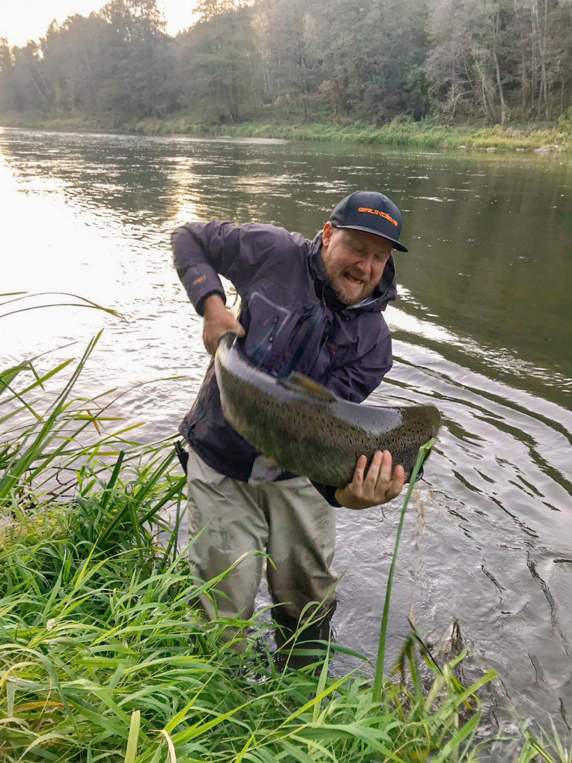 Cīņa turpinās arī krastā.