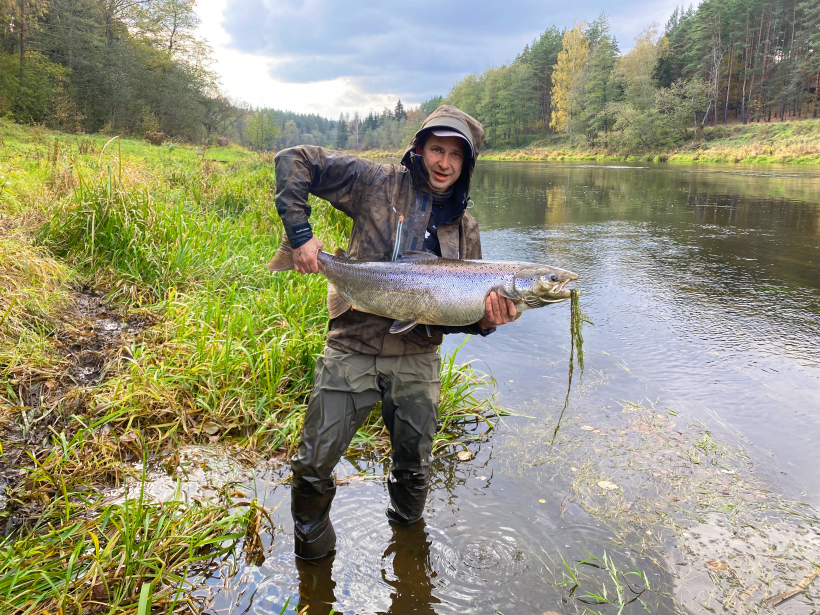 Jānis Mednis ar savu trofeju.