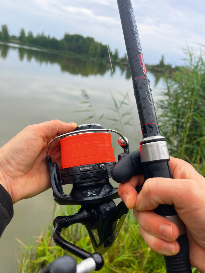 Izvadot zivi, jāstrādā visam – gan kātam, gan spolei.