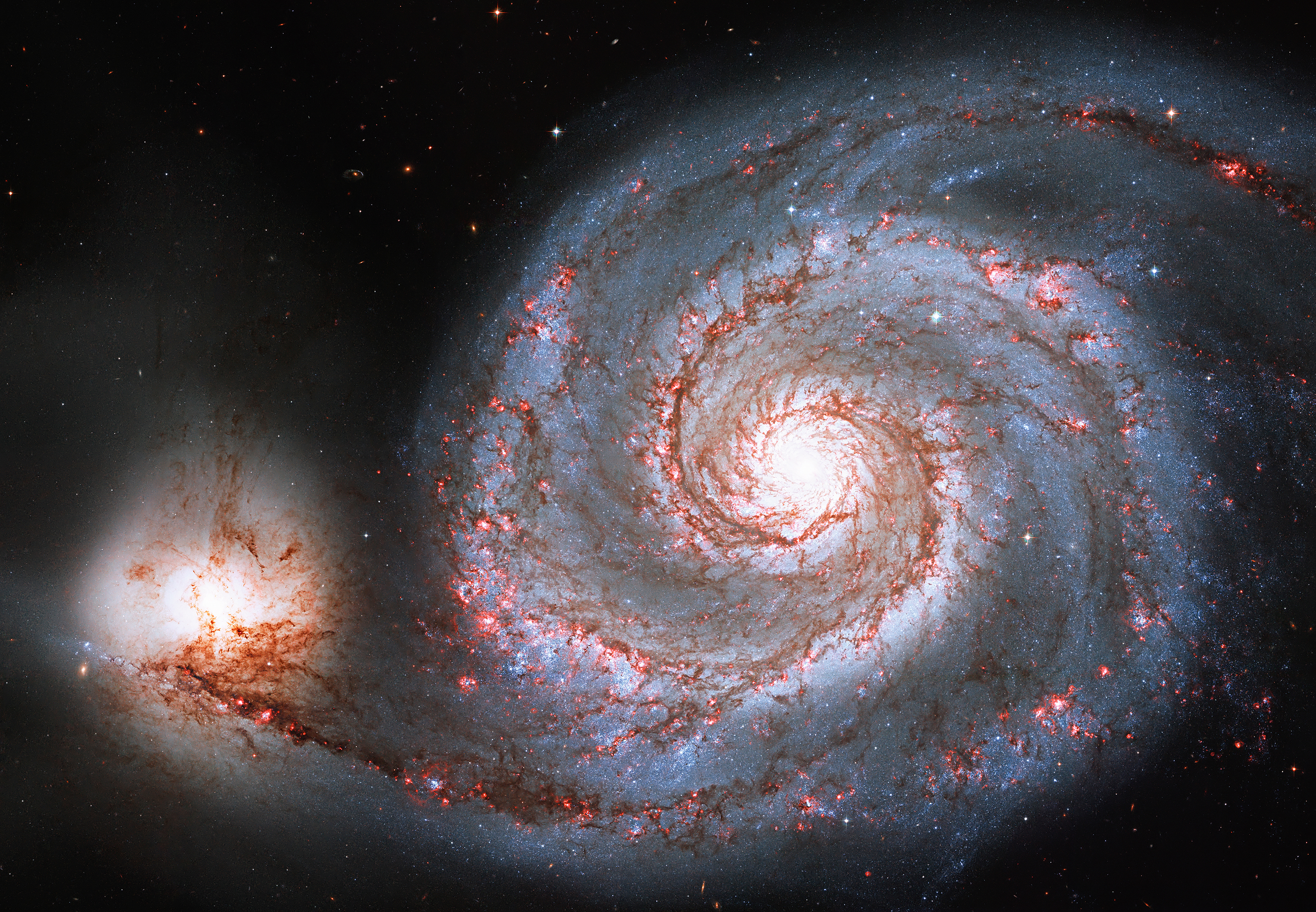 Spirālveida galaktika M51.