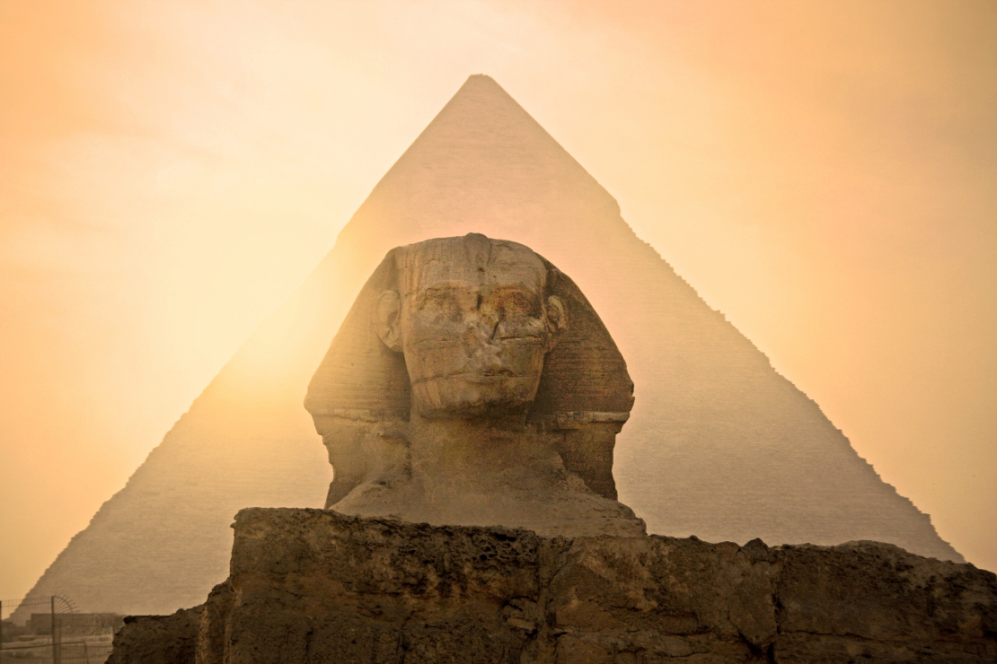 Pagājušā gadsimta 80. gadu sākumā ģeologs, ģeoķīmiķis un ASV Bostonas universitātes profesors Roberts Šohs pirmais paziņoja, ka Sfinksas uzsliešana attiecināma uz laika periodu vismaz no 7000. līdz 5000. gadam pirms mūsu ēras, vēl pirms Ēģiptē iesākās tā dēvētās dinastiskās valdīšanas kultūra.
