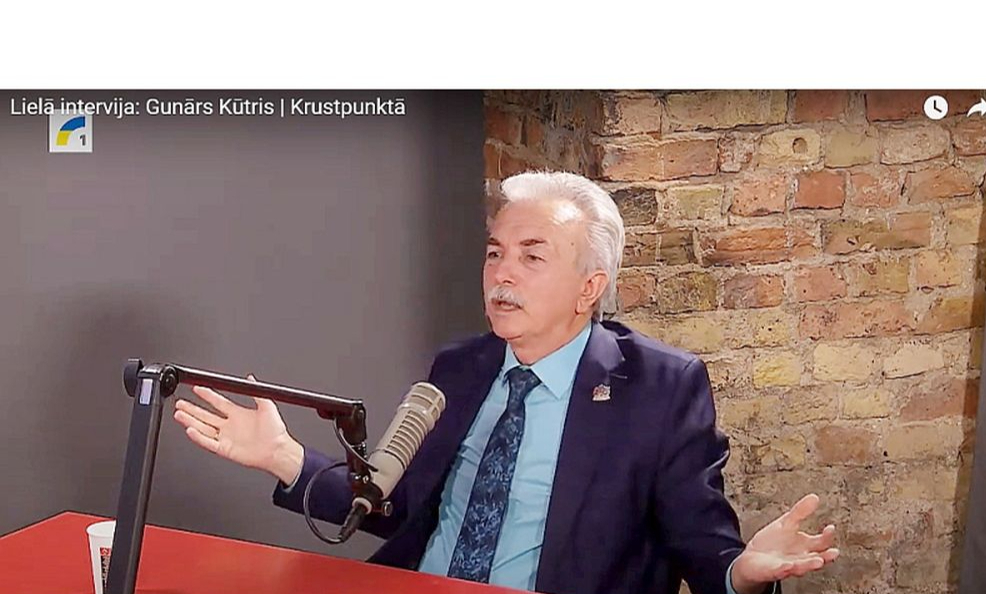 Atvainojoties par saviem izteikumiem intervijā Latvijas Radio raidījumā "Krustpunkti", Gunārs Kūtris skaidroja, ka nav iemācījies politiski skaisti izteikties un ka viņam turpmāk skaidrības labad būtu jāizsakās īsāk.