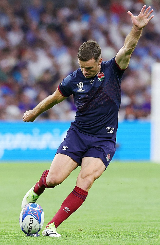 Anglijas izlases regbists Džordžs Fords pēc divām kārtām ir Pasaules kausa rezultatīvākais spēlētājs. Viņš mačā pret Argentīnu ar soda sitieniem un dropsitieniem guva visus 27 Anglijas izlases punktus.