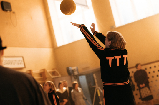 Kadrs no Dzintara Dreiberga filmas par basketbola komandu "TTT".