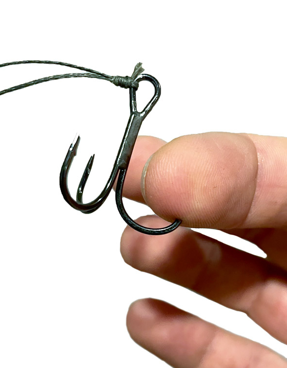 Ar āķiem uzmanīgi!