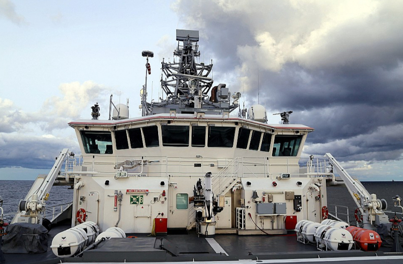 Somijas robežsardzes patruļkuģis Somu līcī netālu no vietas, kur tika konstatēts gāzesvada "Balticconnector" bojājums.