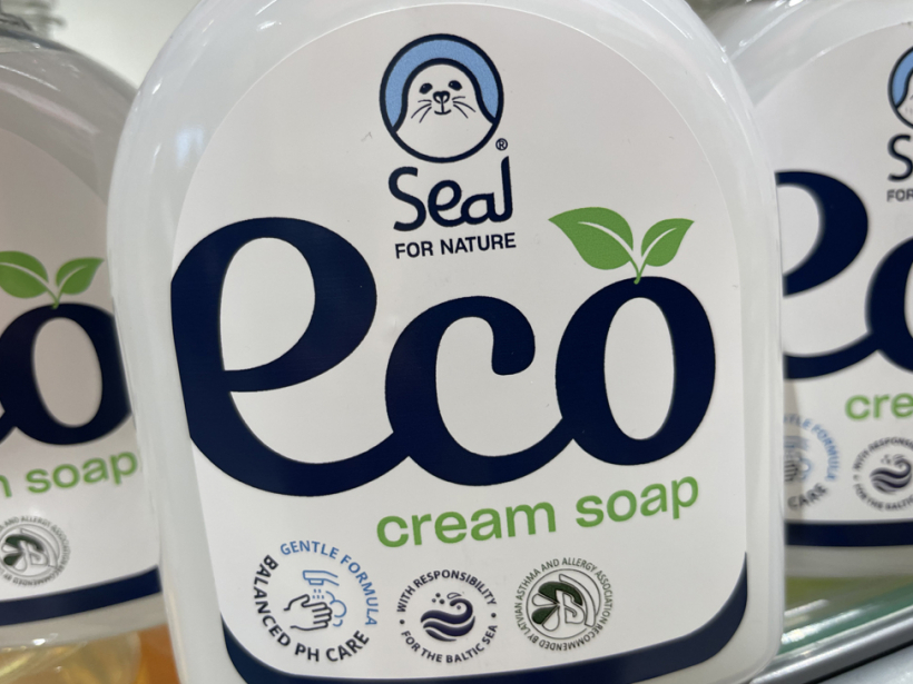 Uz AS "Spodrība" produktiem ar zīmolu "Seal" uzraksts Eco var būt arī maldinošs, jo ne visiem produktiem ir ekomarķējums.