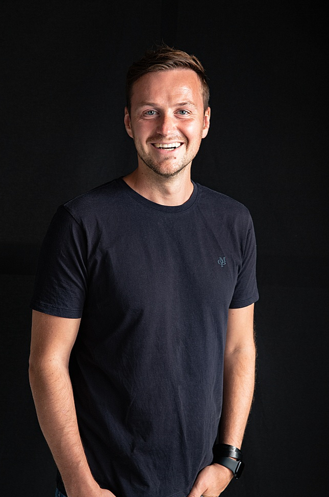 "Mūsu mērķis ir kļūt par pirmo šāda veida lietotnes izvēli konvencionālajā medicīnā Eiropā, kad ārsti saviem pacientiem iesaka ievērot īpašas diētas vai ēšanas paradumu maiņu, izmantojot tieši mūsu piedāvāto metodoloģiju," saka uzņēmuma "Nutrameg" līdzdibinātājs Kristofs Blaus.