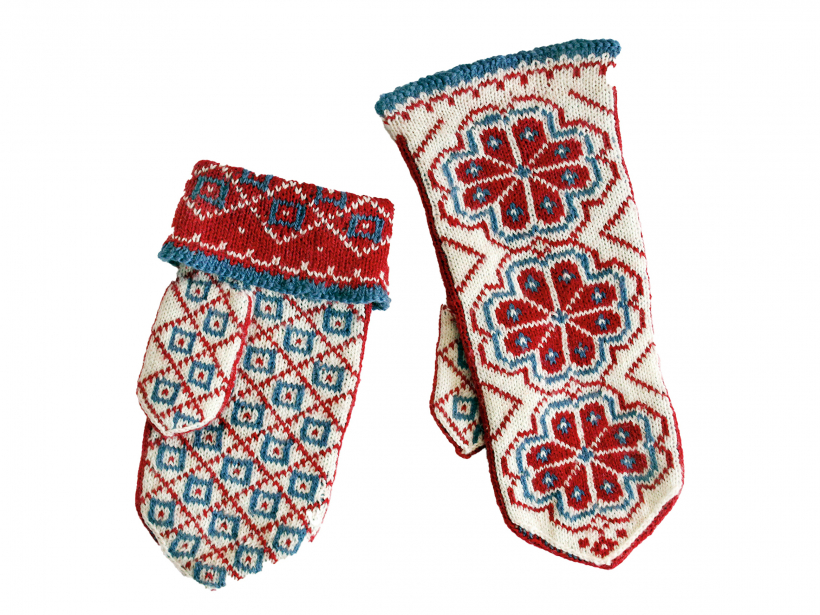 Cimdi ir adīti no smalkas merīnvilnas ar Ilzes Buivides iedotu saulītes rakstu, kā uzvārdā.