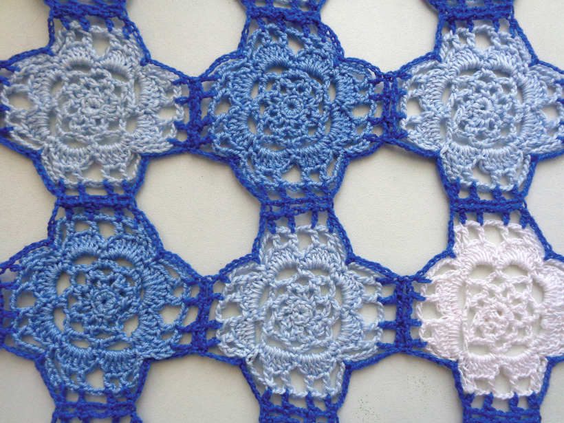 Elementus tamborē tik daudz, cik lielu lakatu vēlas.