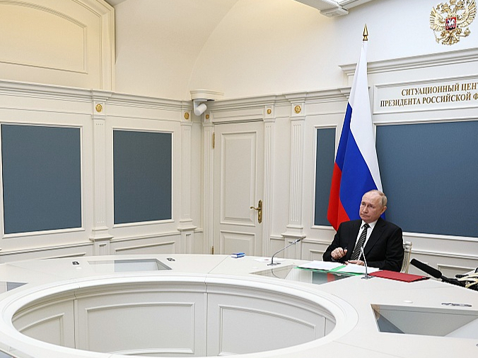Krievijas prezidents Vladimirs Putins 25. oktobrī Kremlī attālināti novēroja militārās mācības, kurās tika simulēts masveidīgs kodoltrieciens.