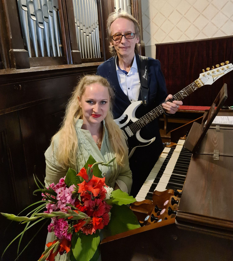 Izdots ģitārista Armanda Alkšņa un ērģelniece Ilonas Birģeles albums.