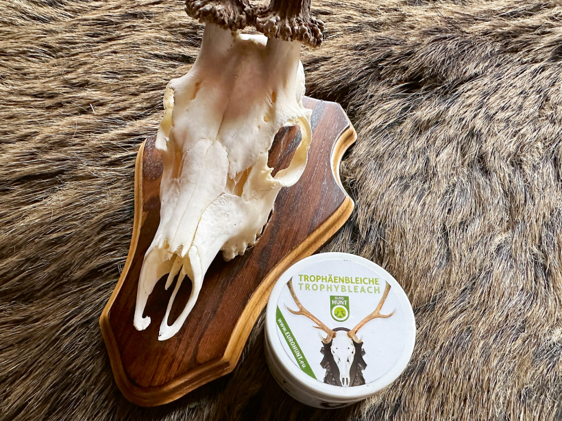 Trofeju balinātājs.