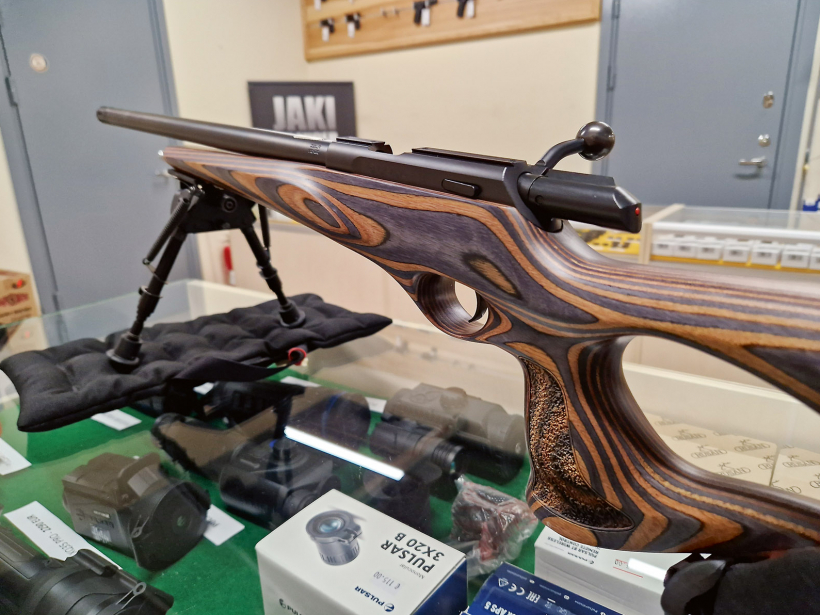 CZ 457 THUMBHOLE mazkalibra ierocis.