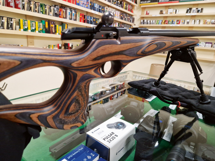 CZ 457 THUMBHOLE mazkalibra ierocis.