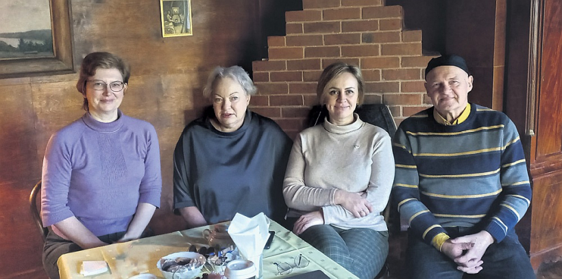 Oriģinālliteratūras konkursa "Vakara romāns 2025" darbus vērtēs (no kreisās): Linda Kusiņa-Šulce, Rolanda Bula, Kristīne Kirkila un Aivars Eipurs.