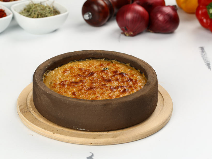 Liellopu gaļas un dzērveņu kārtojums.