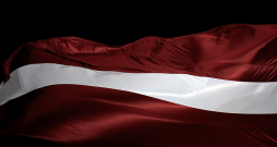 Sarkanbaltsarkanais karogs simbolizē mūsu mīlestību pret savu Latviju.
